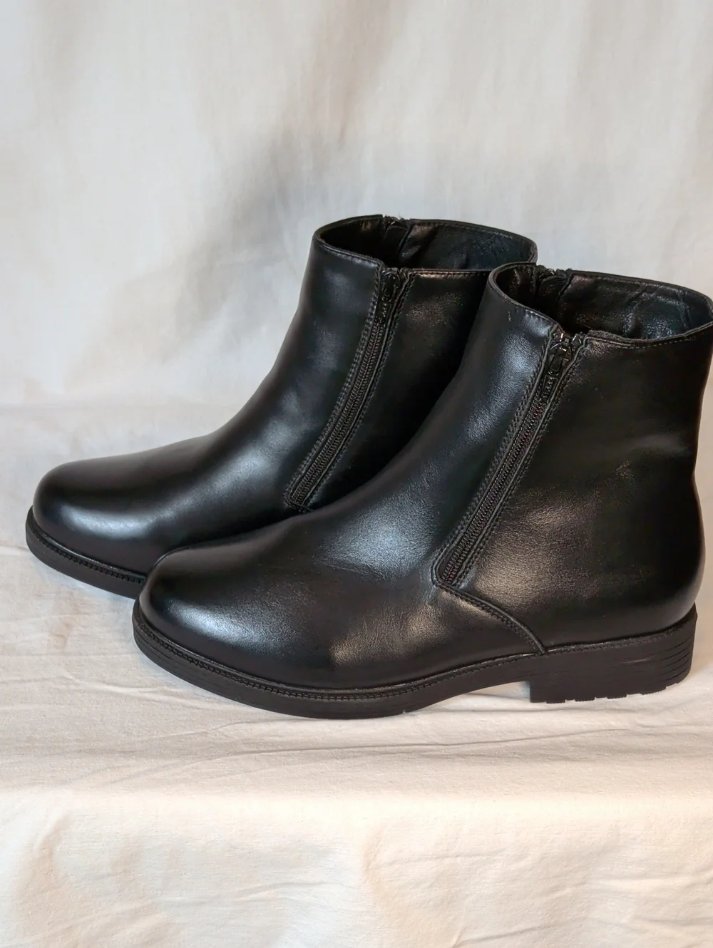 Propet Black Leather Chukka Zip Boots